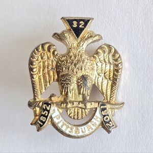 Vintage pin Scottish Rite 32nd Degree Freemason Masonic double eagle